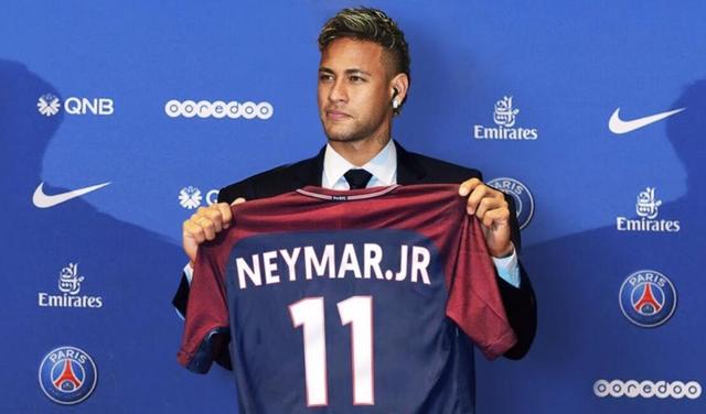 包含巴黎圣日耳曼队宣布延长内马尔的合同至2025年的词条