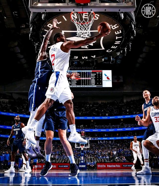 快船力克开拓者,保持领先 快船力克开拓者,保持领先