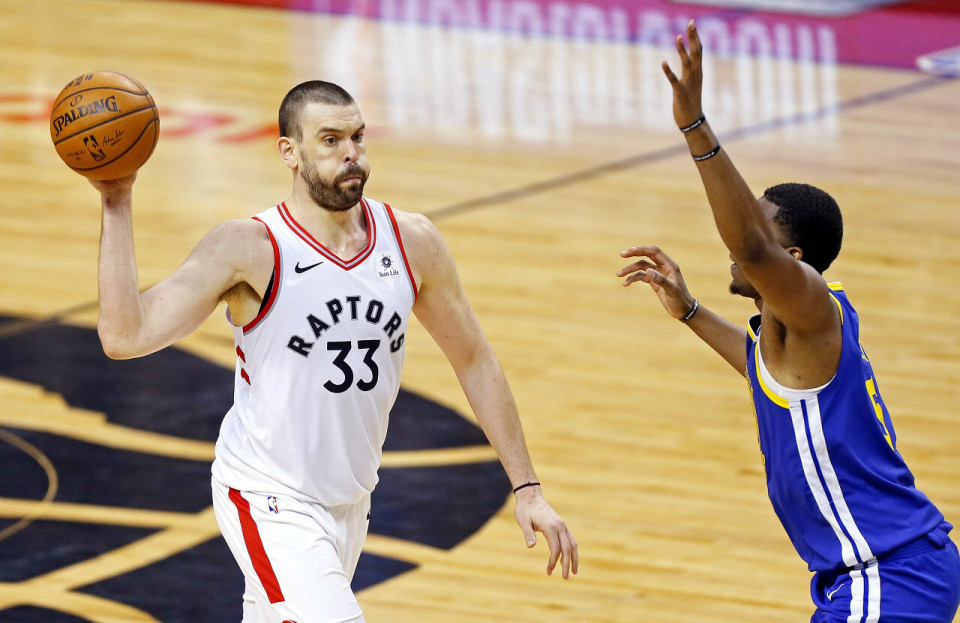 加索尔率队击败猛龙，弥补前一战失利