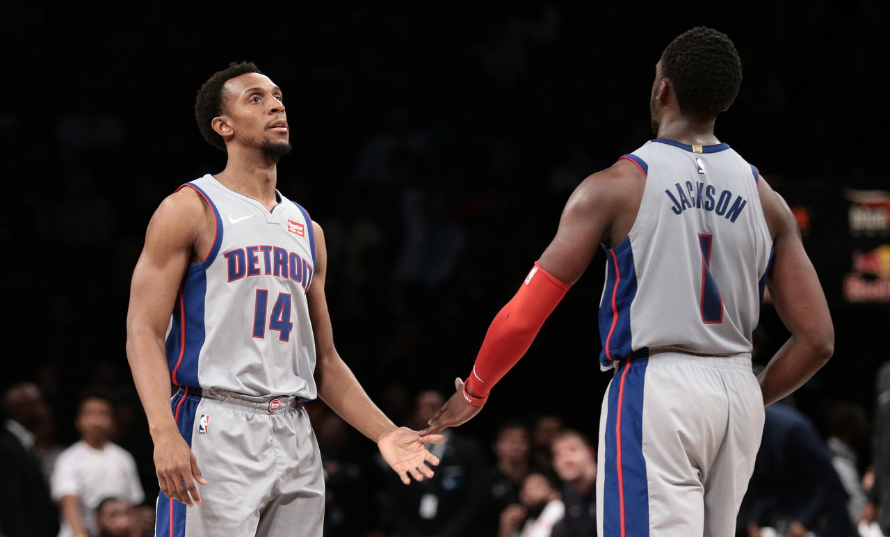 活塞主场大胜奇才,史密斯表现抢眼 活塞主场大胜奇才,史密斯表现抢眼